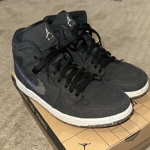 EUC- Air Jordan- Black Nike Sneakers with Box